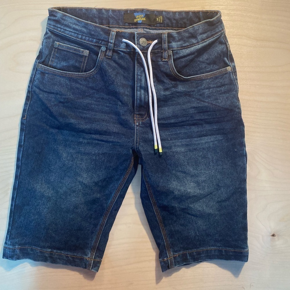 Riot Empire Jean Shorts size 30 (GP)